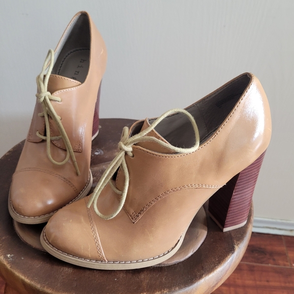 High heel Oxford sz 6 tan - Picture 1 of 5
